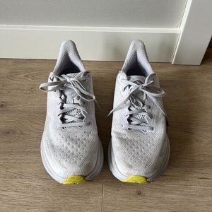 Hoka Clifton 9 Women (Size: 8.5B)
